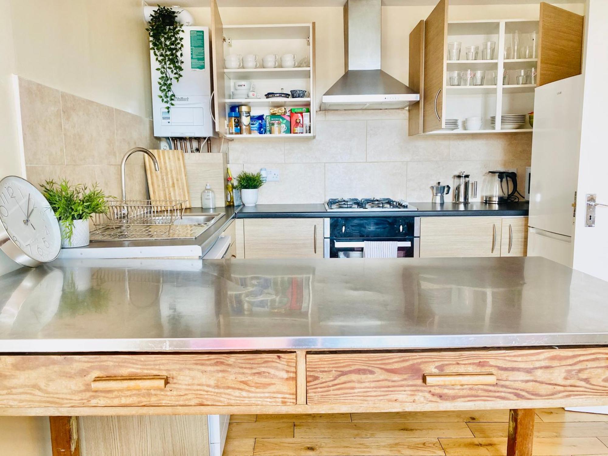 London's East End 2 Bedroom Apartment London