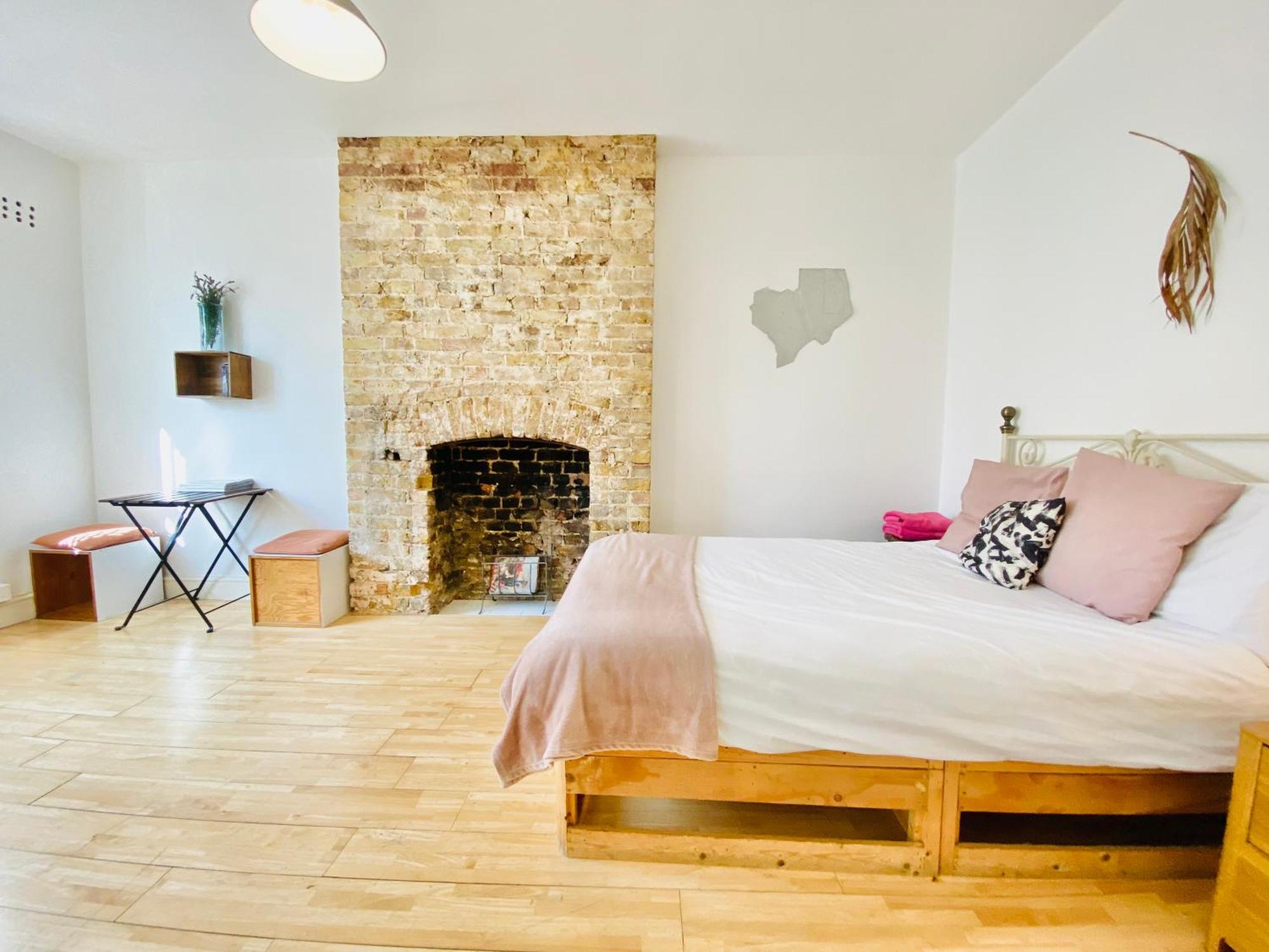 London's East End 2 Bedroom London