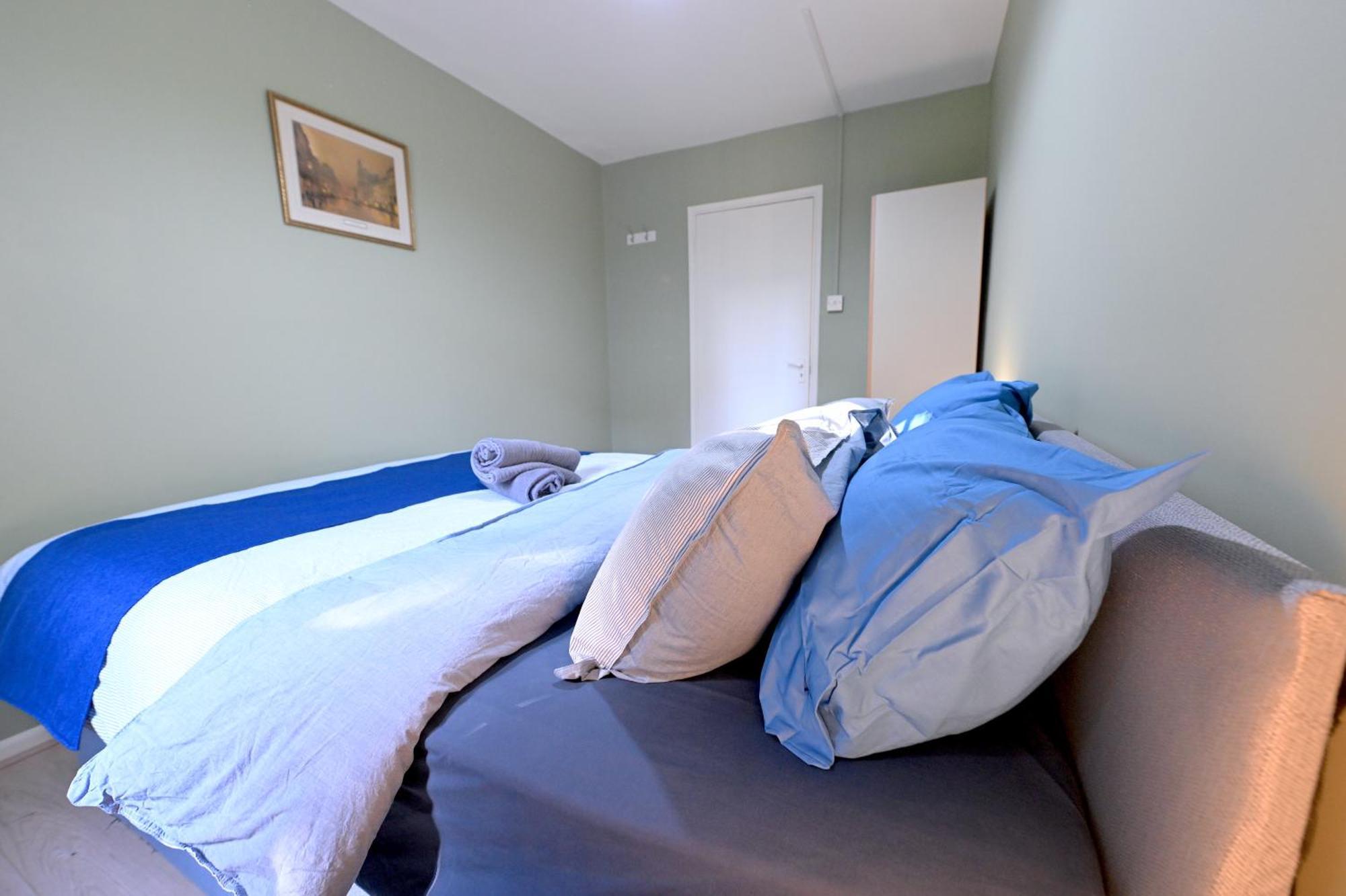2 Bedroom Flat In - Old St - Zone 1 *