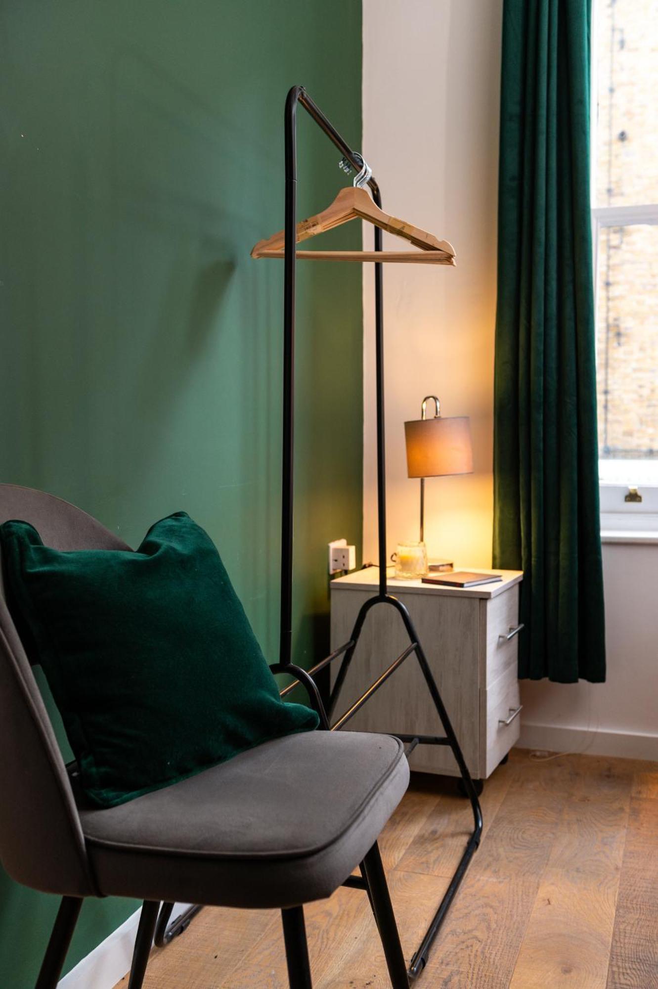 1br Stylish Flat By Hostarahomes, Near Liverpool Street, Prime Location, Sleeps Up To 4 Apartment London
