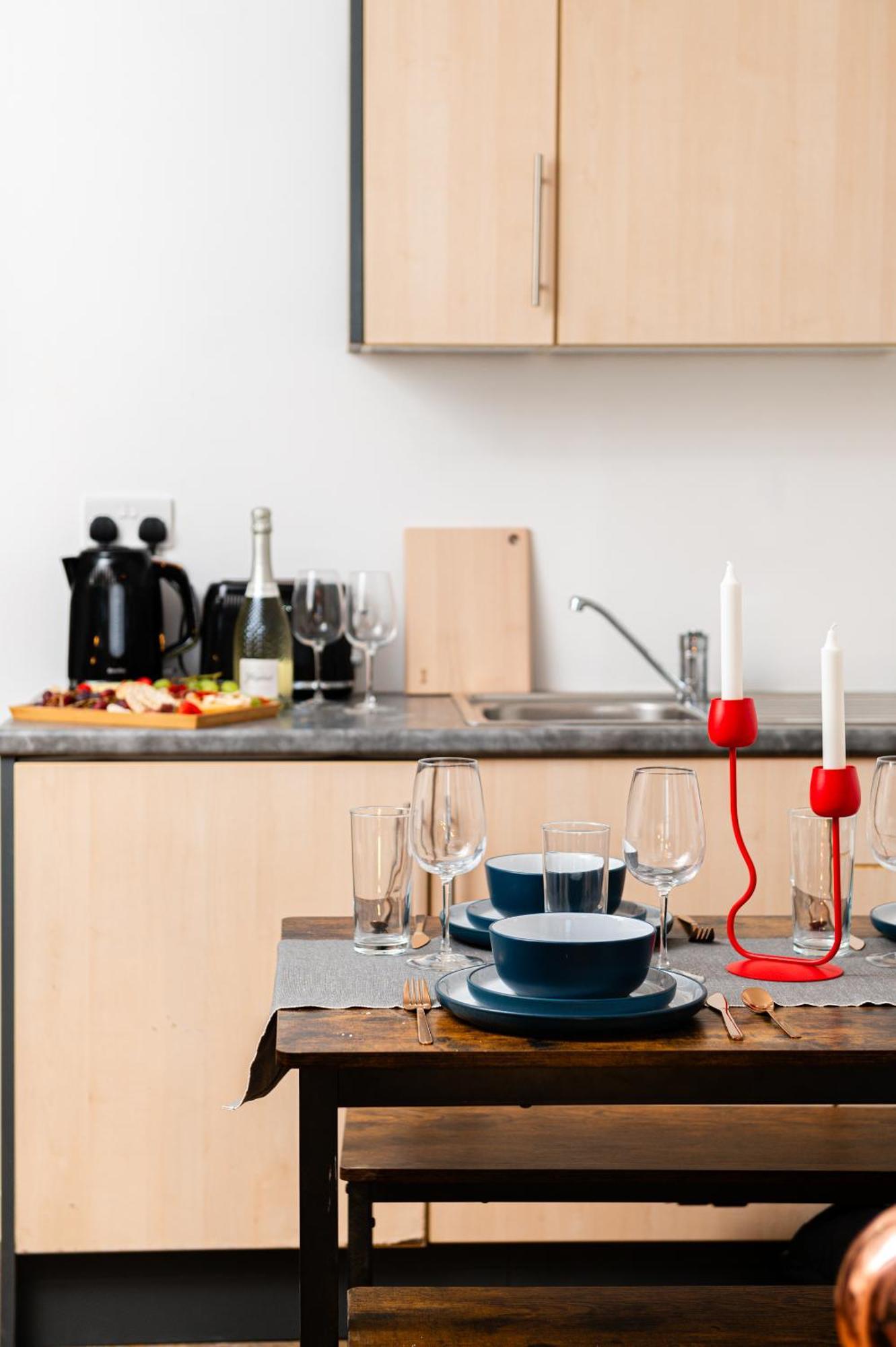 1br Stylish Flat By Hostarahomes, Near Liverpool Street, Prime Location, Sleeps Up To 4 *