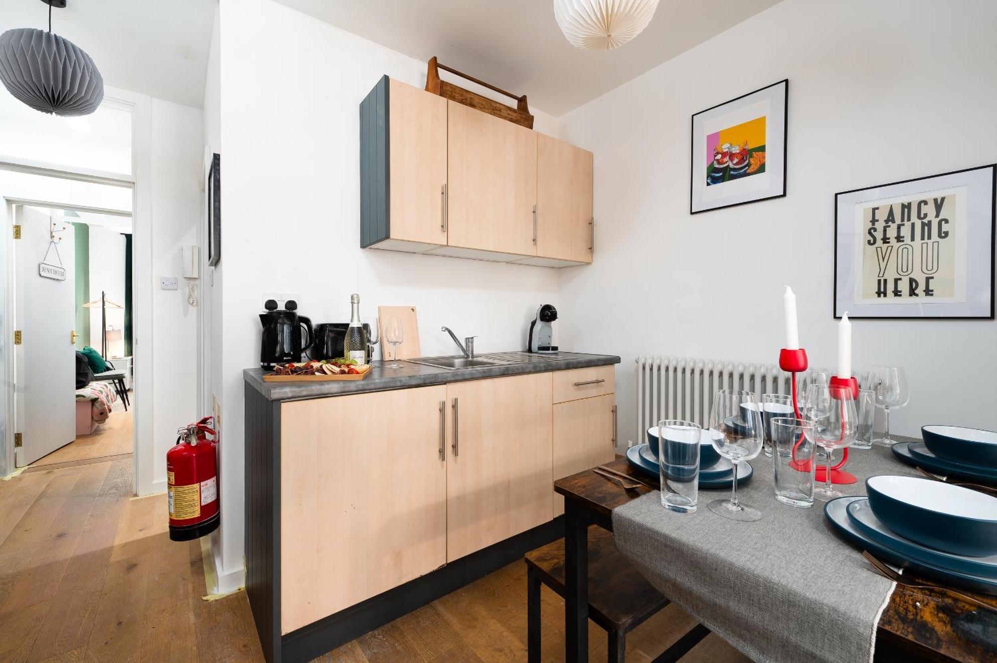 Apartment 1br Stylish Flat By Hostarahomes, Near Liverpool Street, Prime Location, Sleeps Up To 4