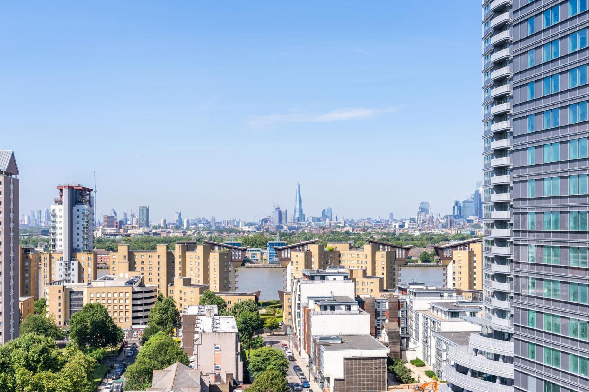 Apartment Flat In Canary Wharf With Amazing Views & Balcony London