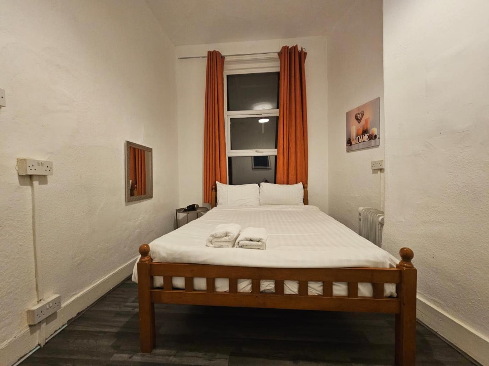 Twenty One Bed & Breakfast *