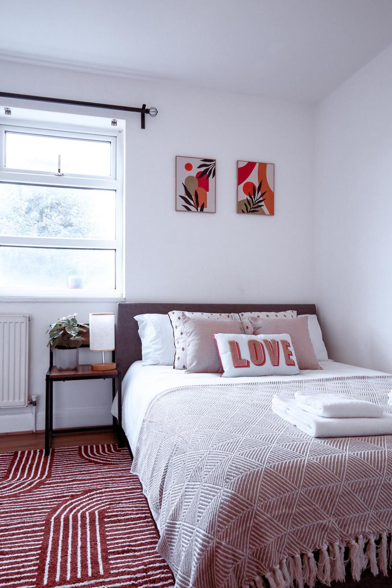 Stratford Gem- Stylist Spacious Apartment London