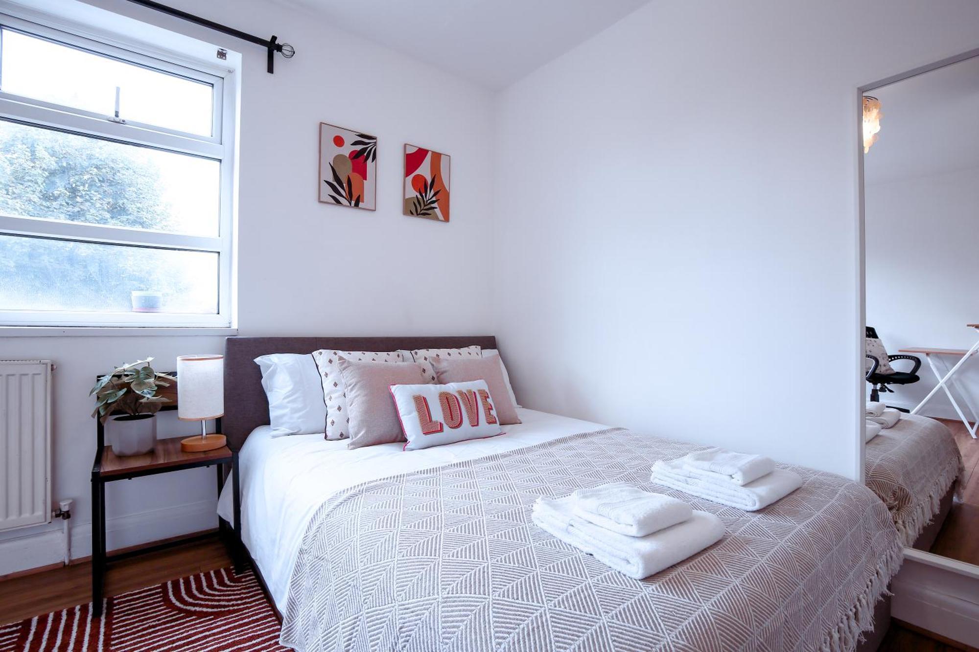 Apartment Stratford Gem- Stylist Spacious London