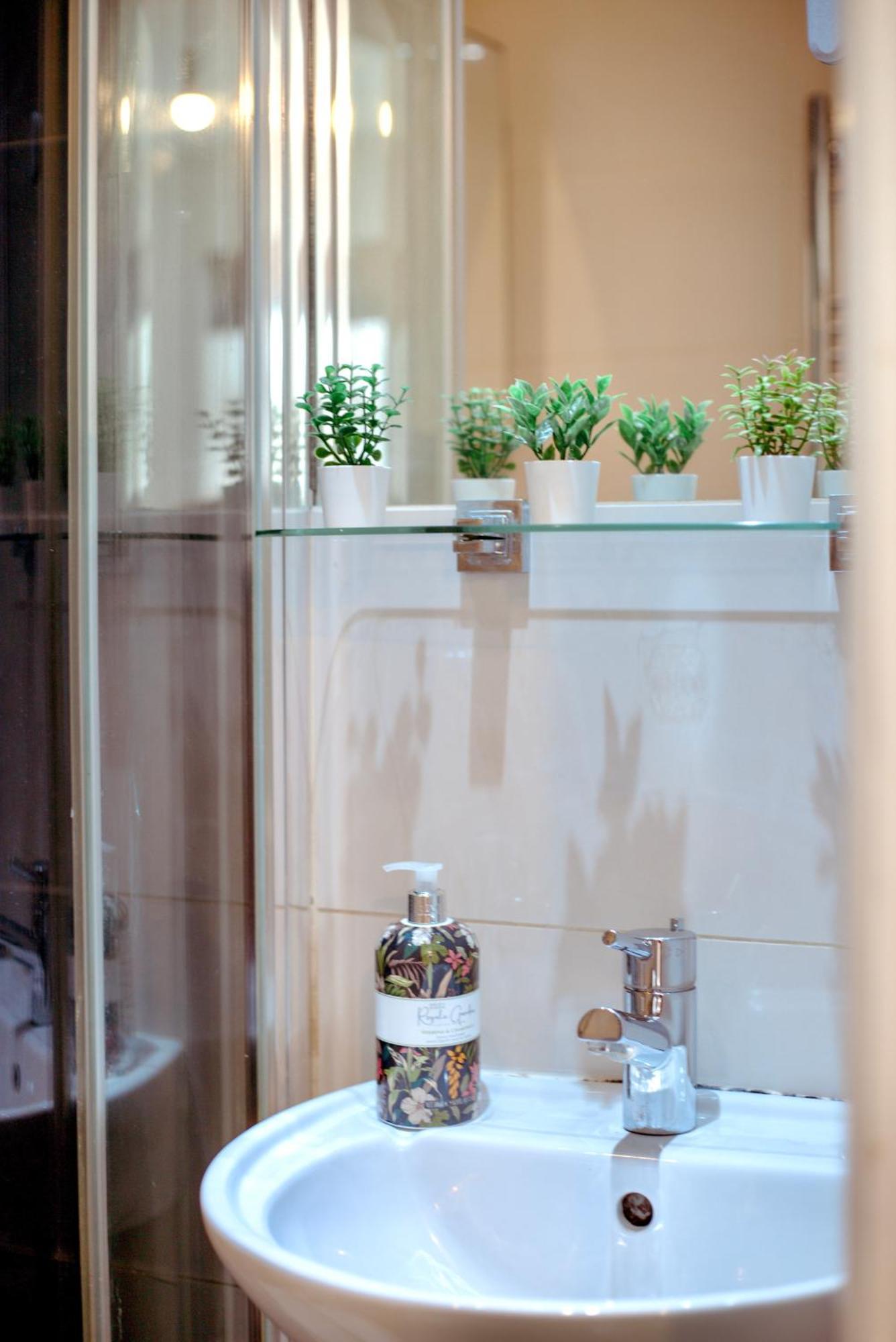 Apartment Stratford Gem- Stylist Spacious