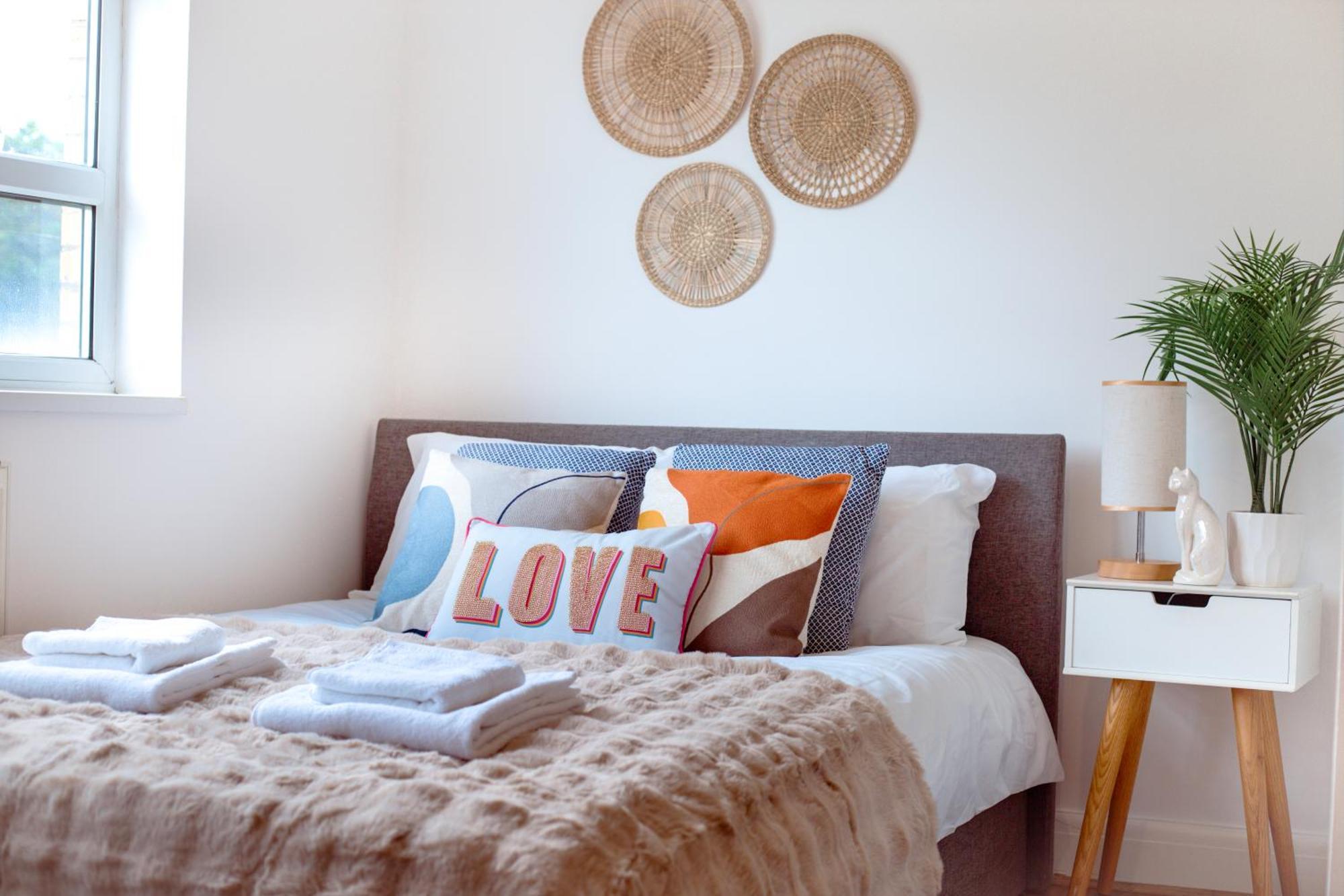 Stratford Gem- Stylist Spacious