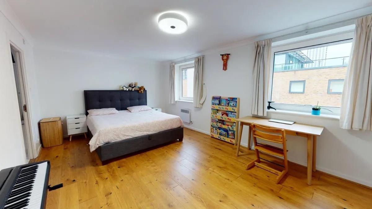 Londwell, Canary Wharf Loft With Panoramic Balcony