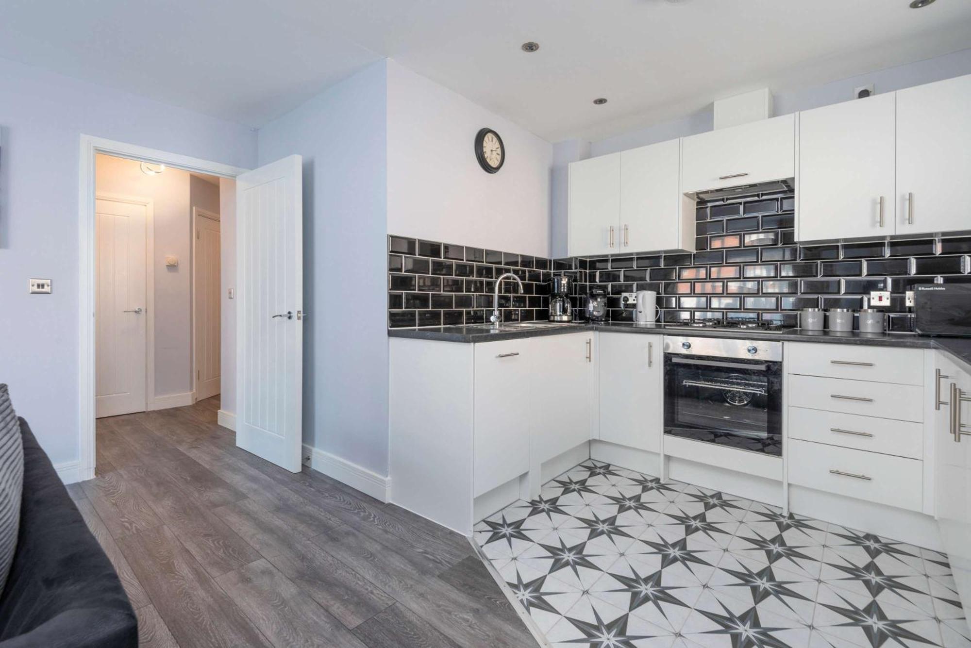 Stylish Elegant New Flat 5 Min From Elizabeth Line * London