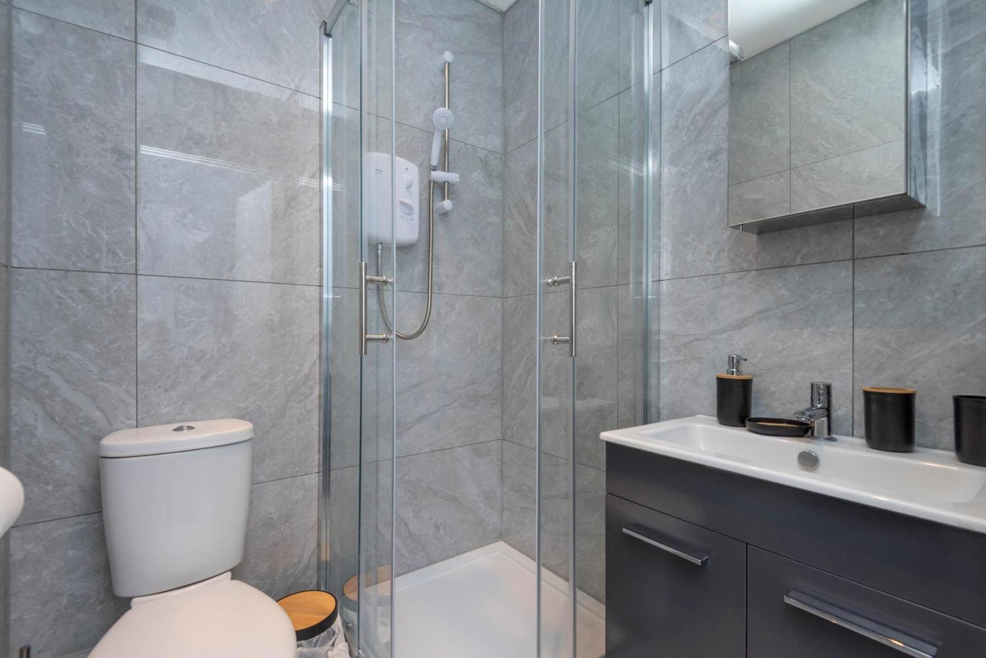 Stylish Elegant New Flat 5 Min From Elizabeth Line