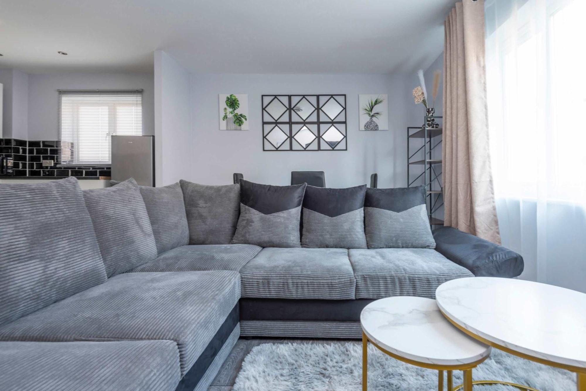 Stylish Elegant New Flat 5 Min From Elizabeth Line Apartment