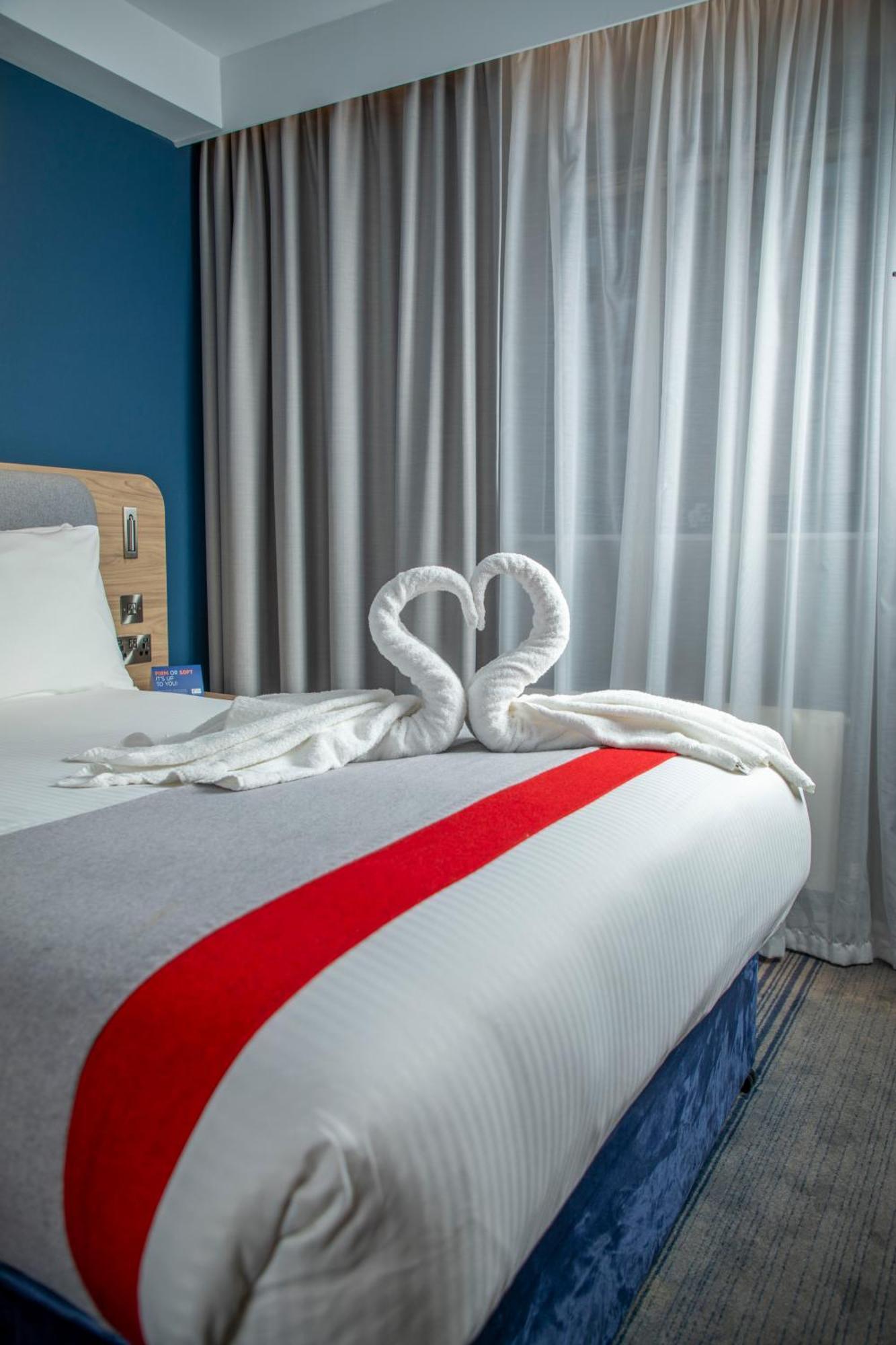 Express Royal Docks By Ihg Hotel 3*