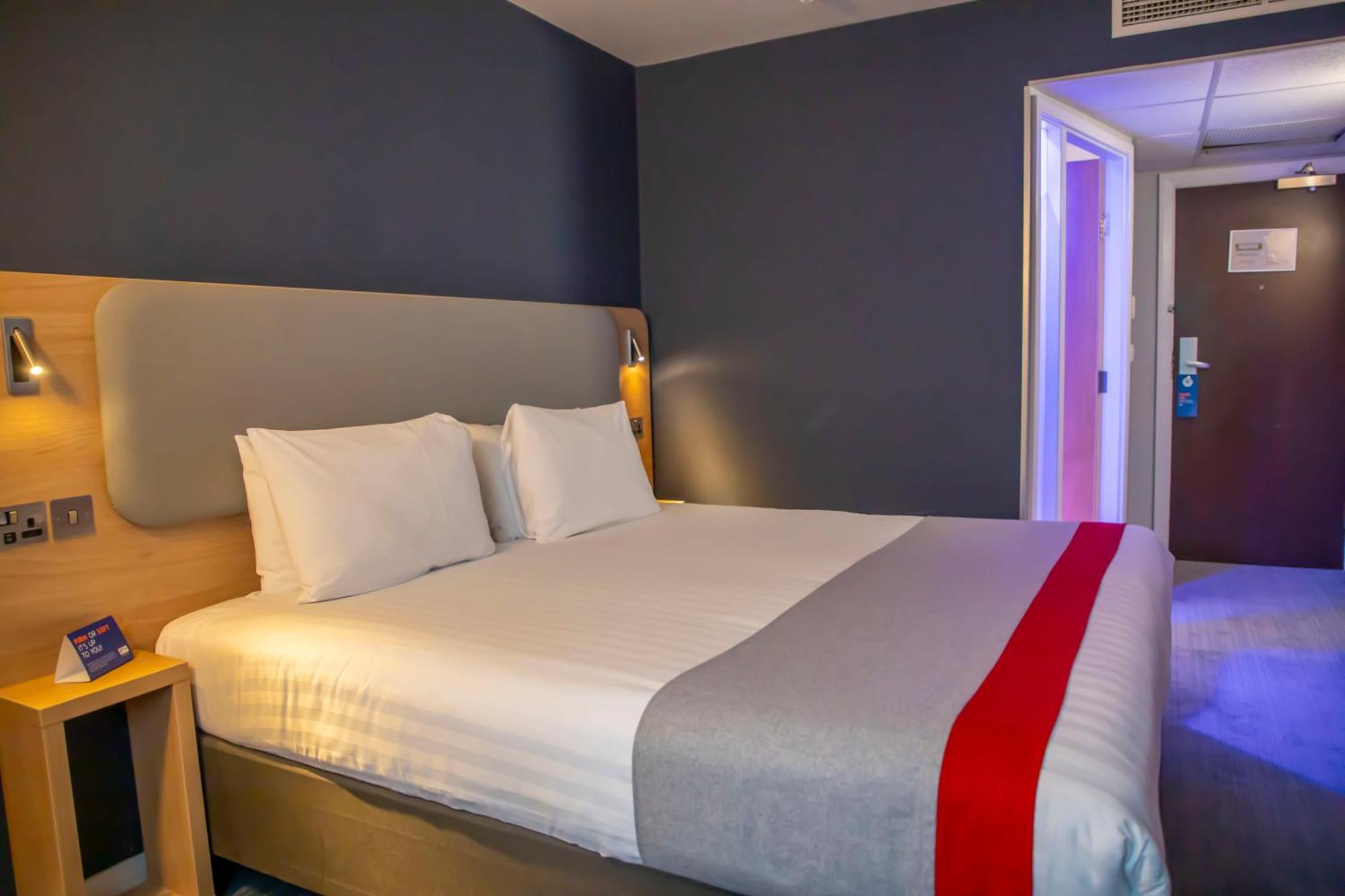 Express Royal Docks By Ihg Hotel 3*