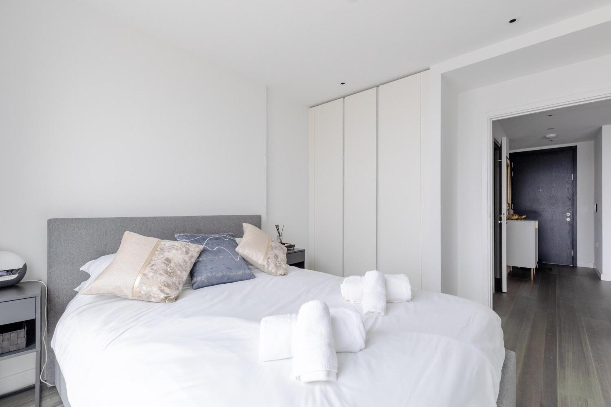 Ravishing 1bd Flat - 2 Minute Walk From The O2! Apartment