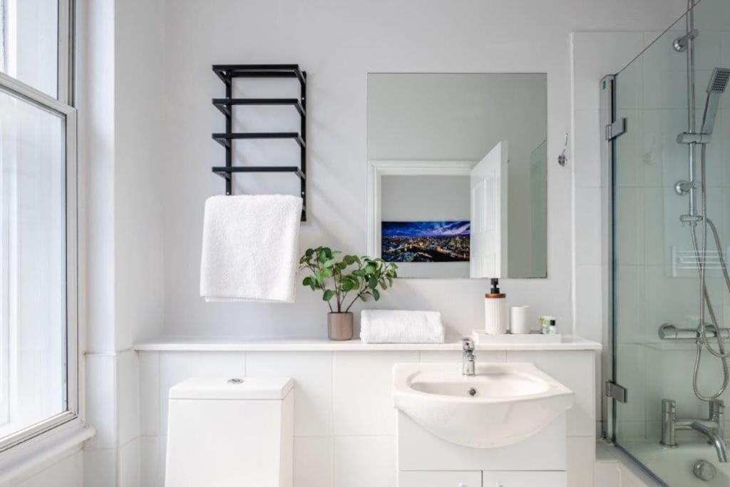 Liverpool Street Apartment London