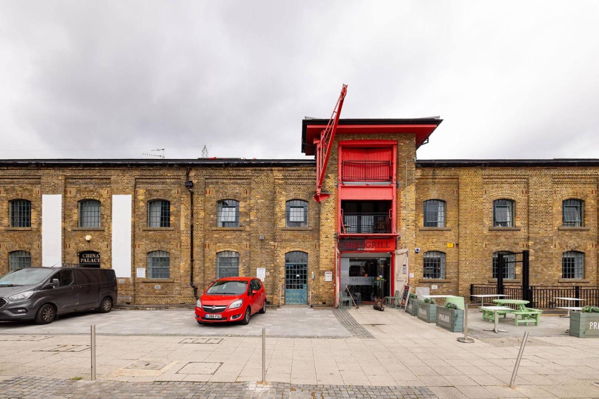 Wild Roses Serviced - Excel Warehouse 2 Apartment *