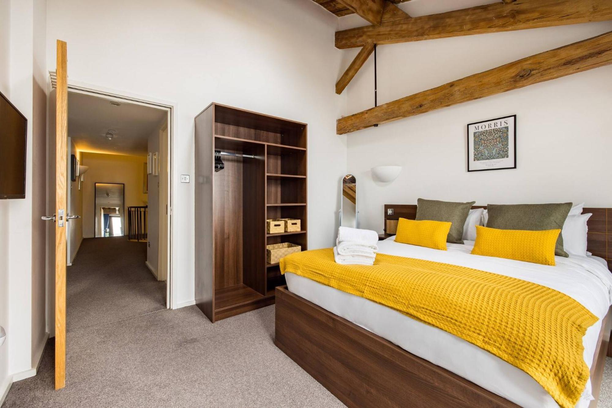 Wild Roses Serviced - Excel Warehouse 2 Apartment *