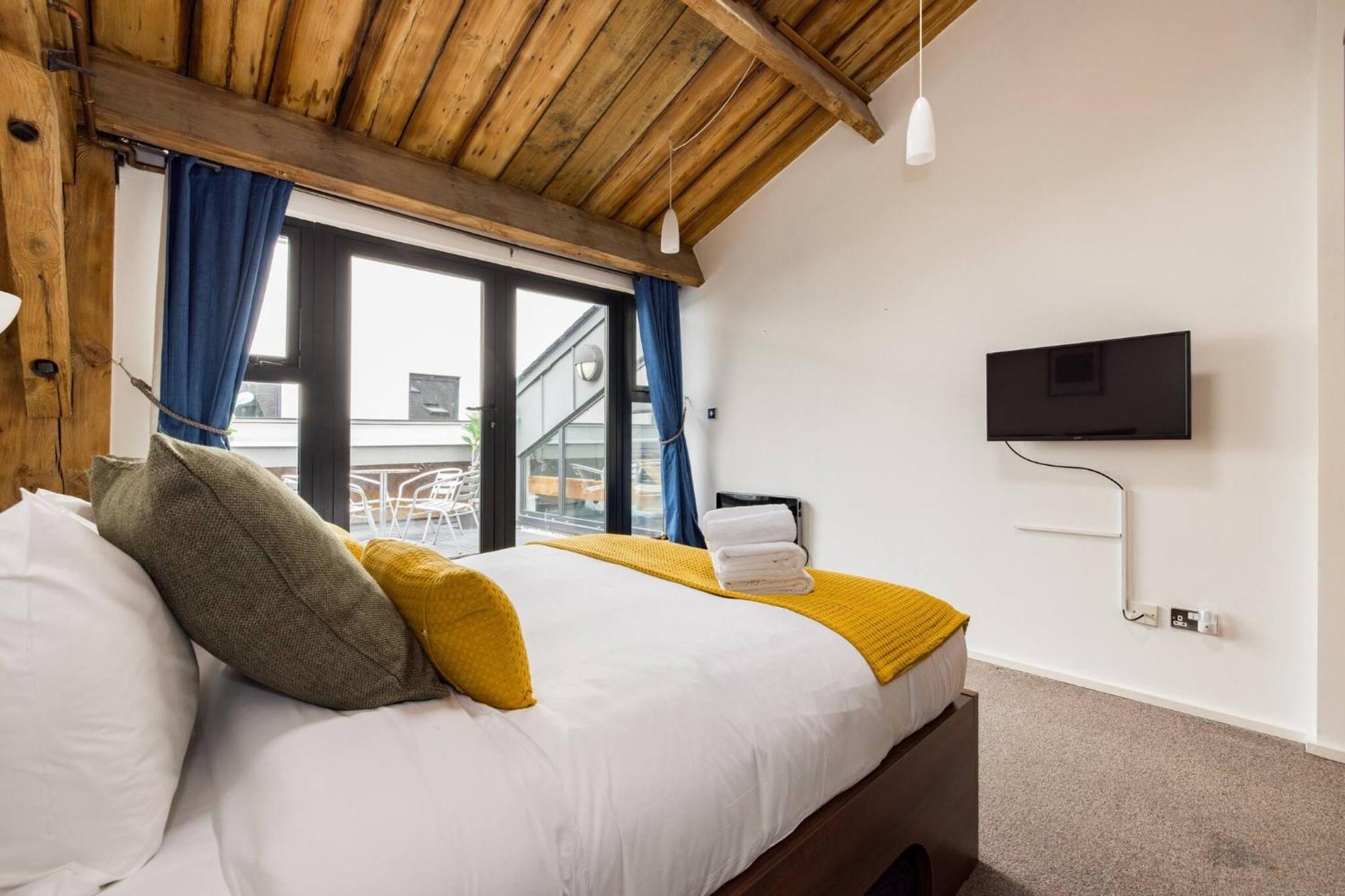 Apartment Wild Roses Serviced - Excel Warehouse 2