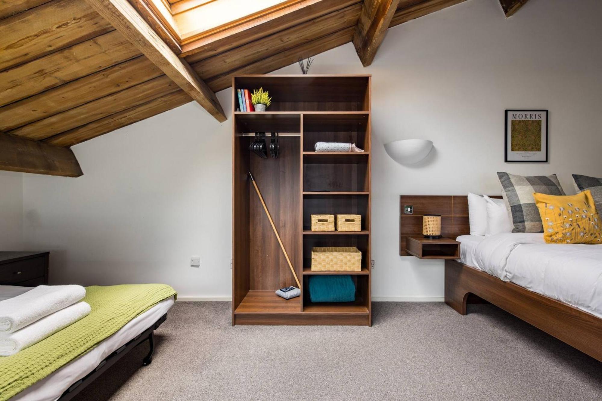 Wild Roses Serviced - Excel Warehouse 2 Apartment *