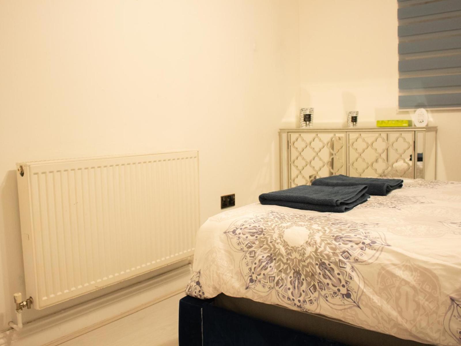 Spacious, Lovely 2 Bedroom Flat In Woolwich Apartment London