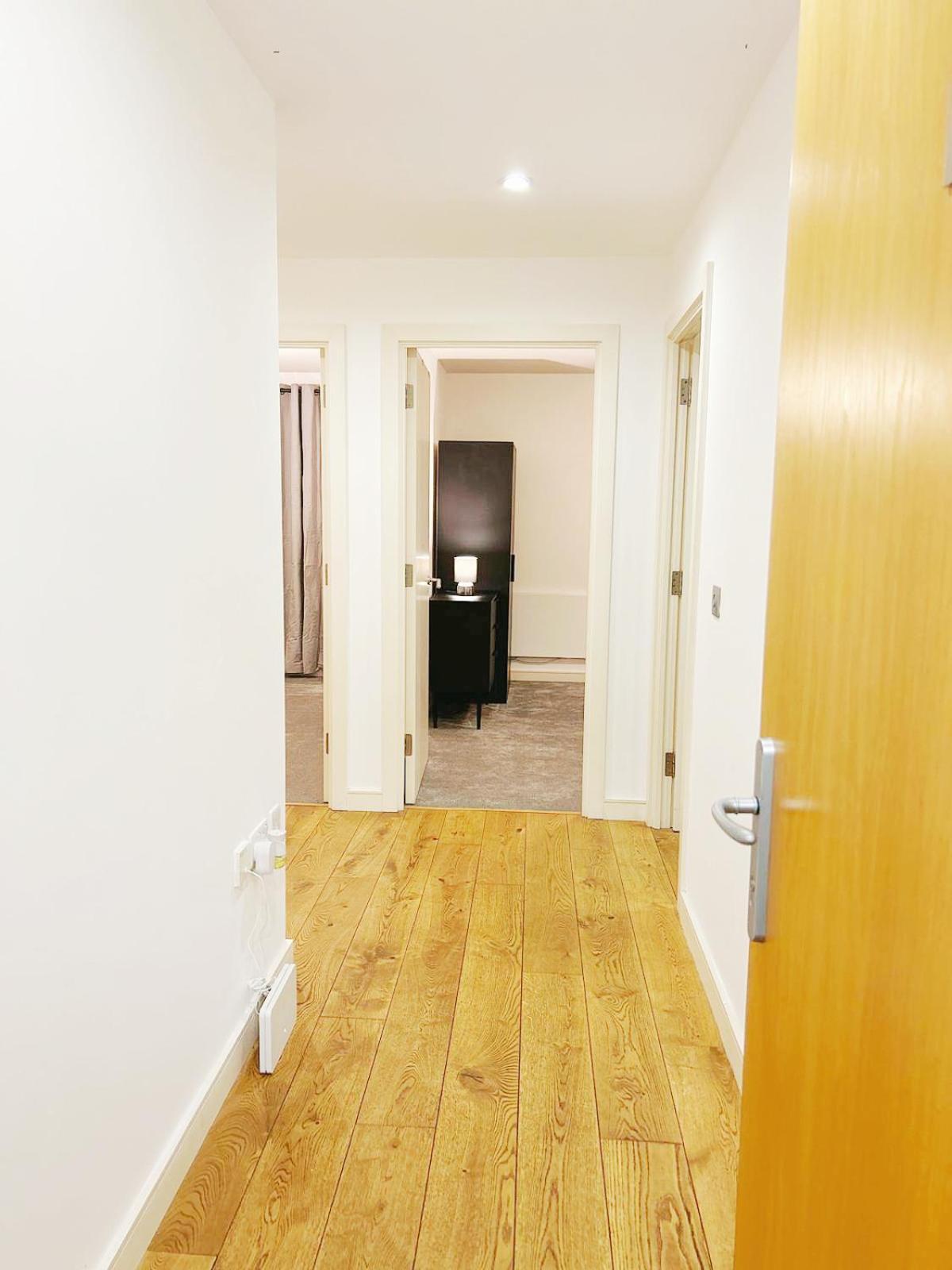 Apartment Luxury 2-bed With Stunning Views Near The Shard & Tower Bridge *