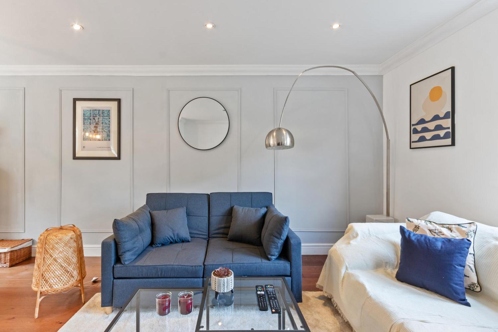Apartment House With Private Parking Close To Borough Market & Tower Bridge! *