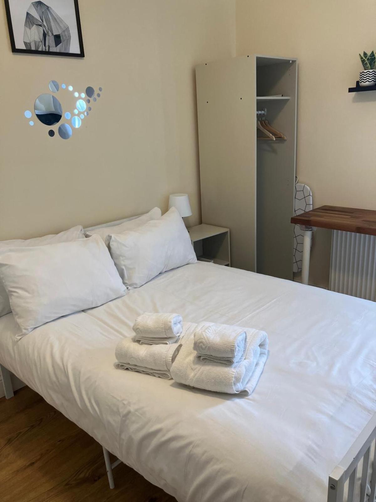 Specious Flats * London