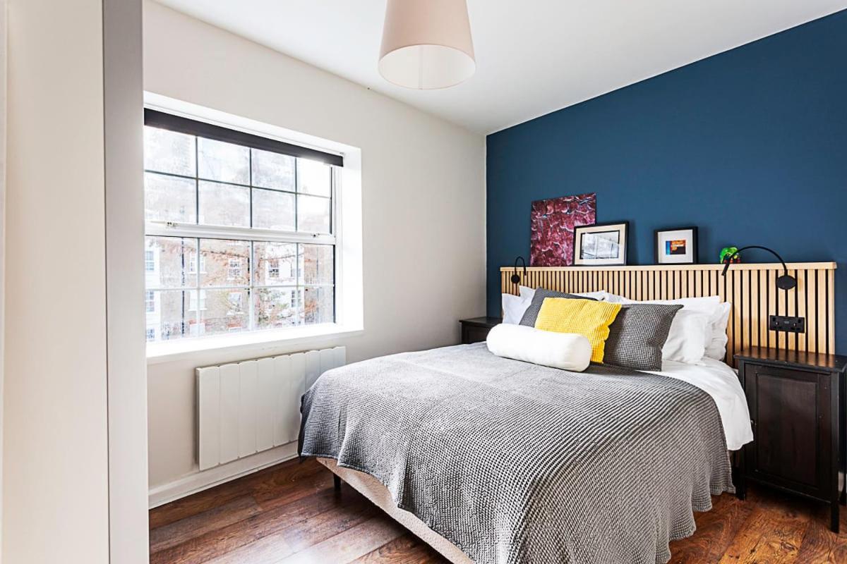 Cosy Spitalfields Hideaway Apartment