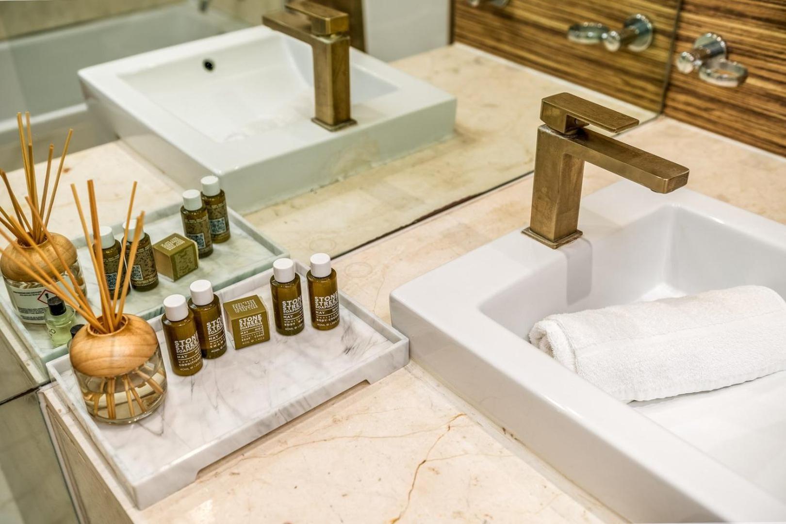 Canary Wharf Retreat With Free Secure Parking Apartamento