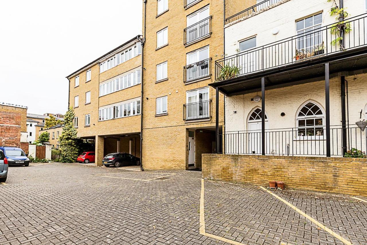 Apartment Tranquil 2 Bedroom In East