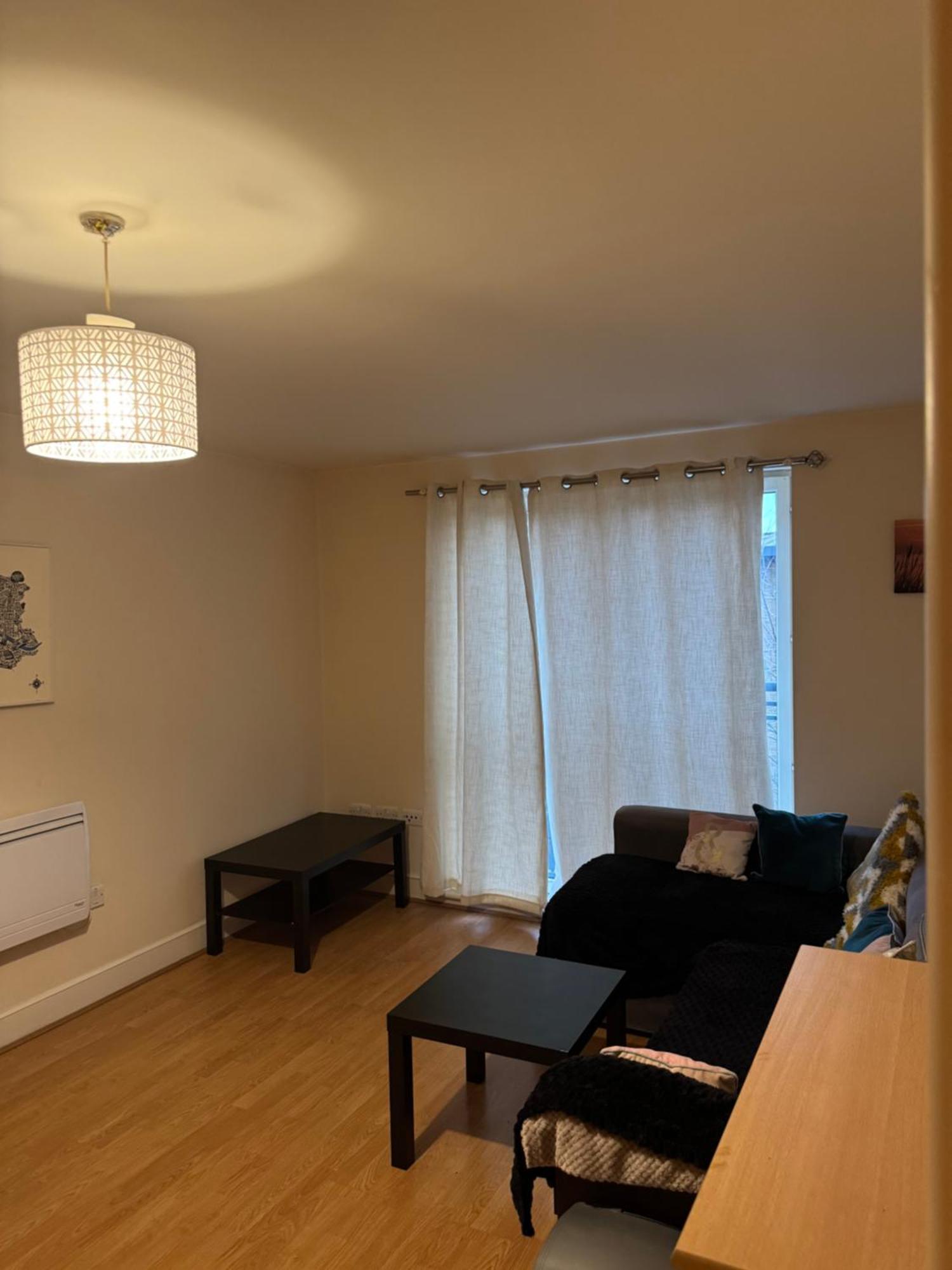 Apartment 1- Bed Flat With Easy Access To Bow Station *