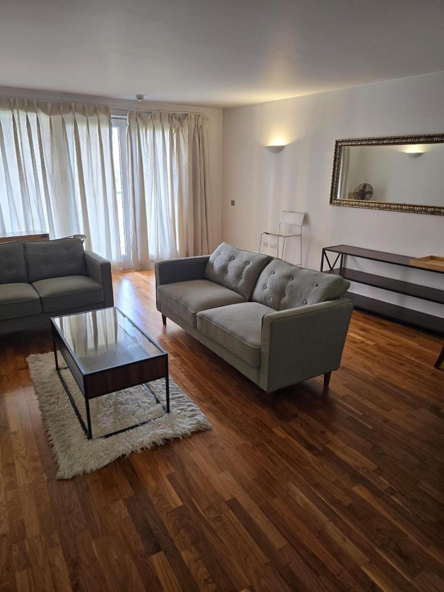 2 Bed Canary Wharf Londres