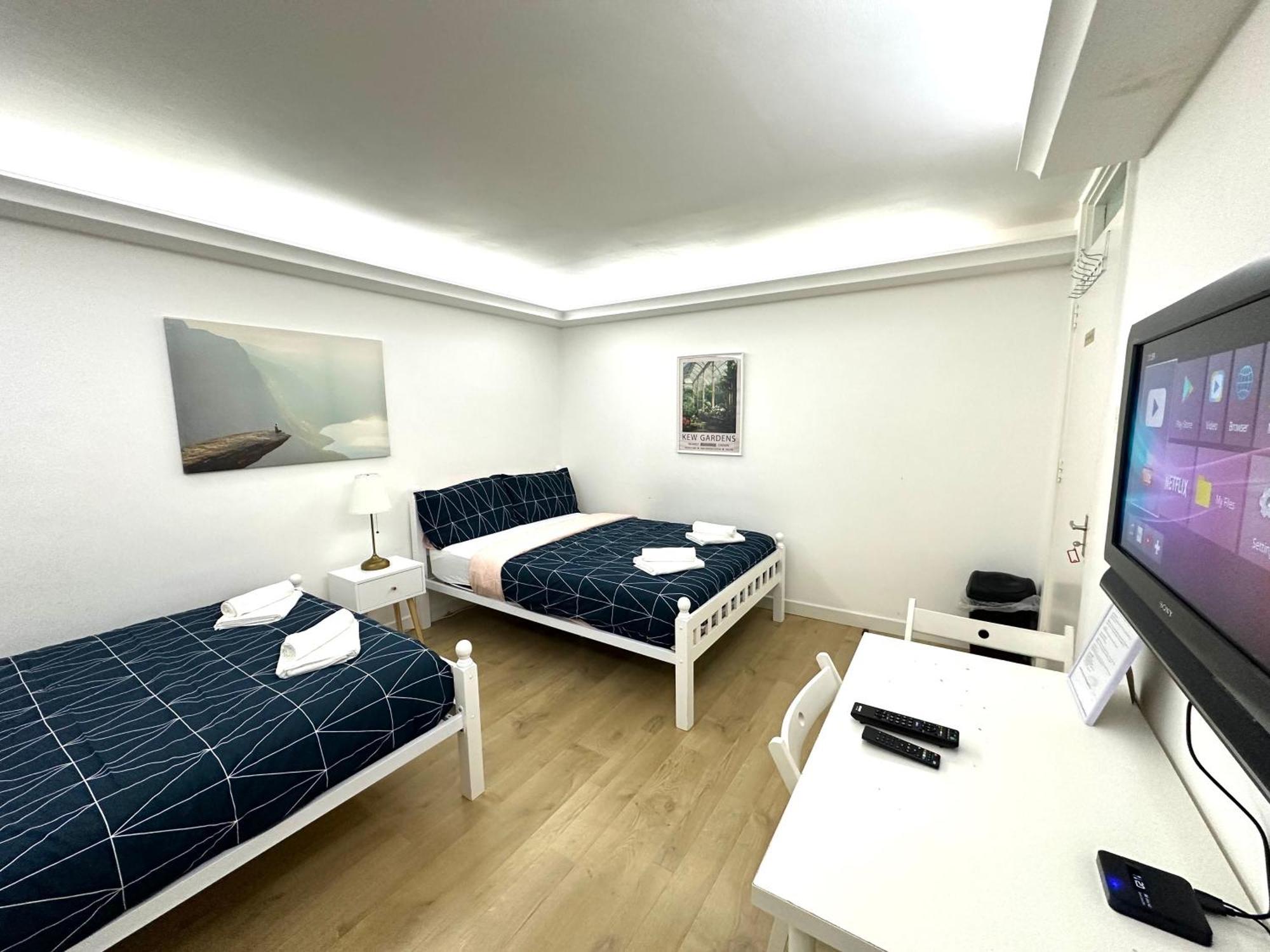 Homestay Laburnum House-comfortable Near Of *