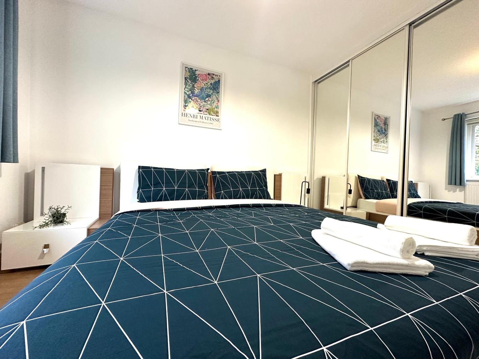 Laburnum House-comfortable Near Of Homestay *