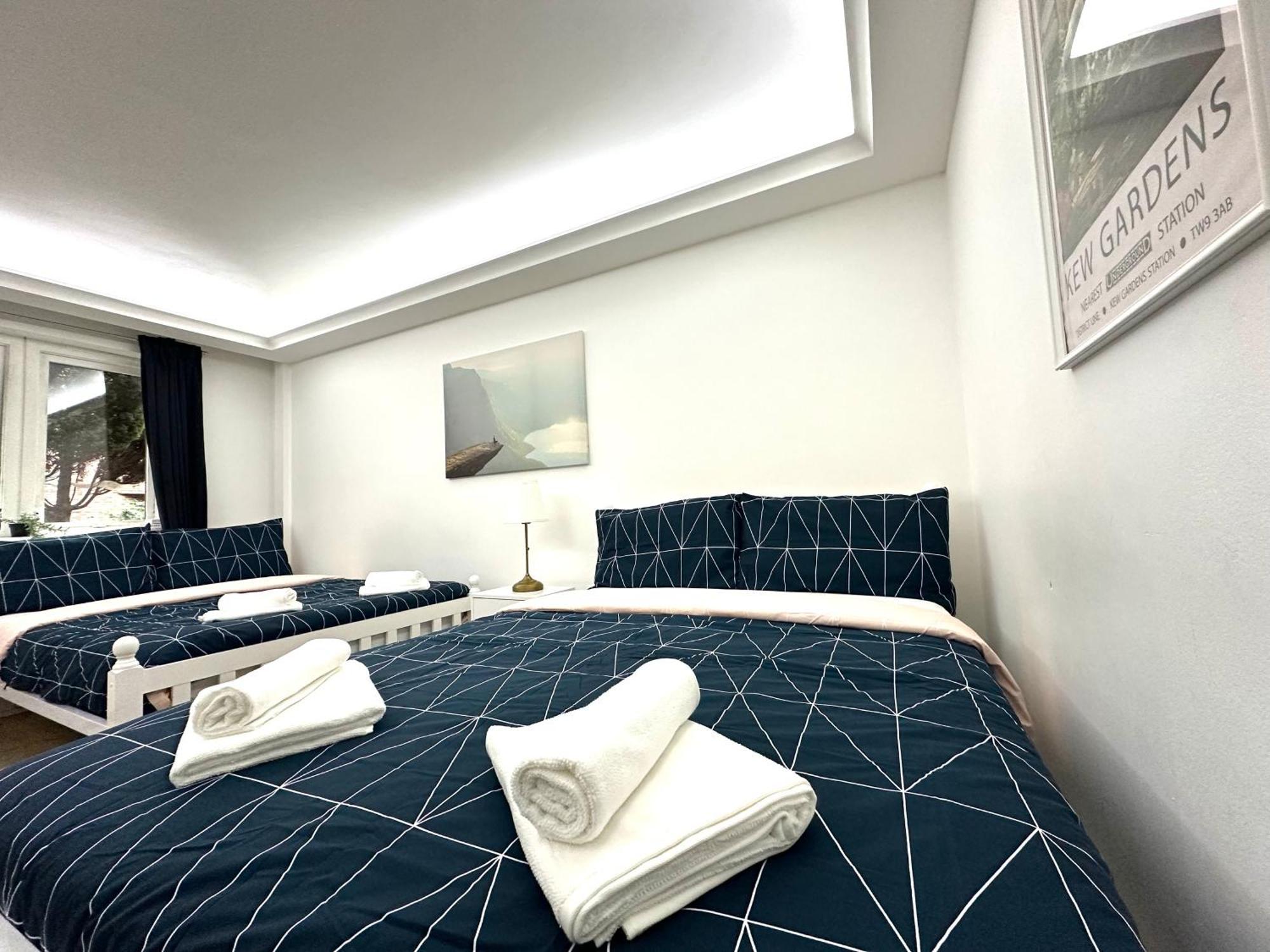 Laburnum House-comfortable Near Of Homestay *