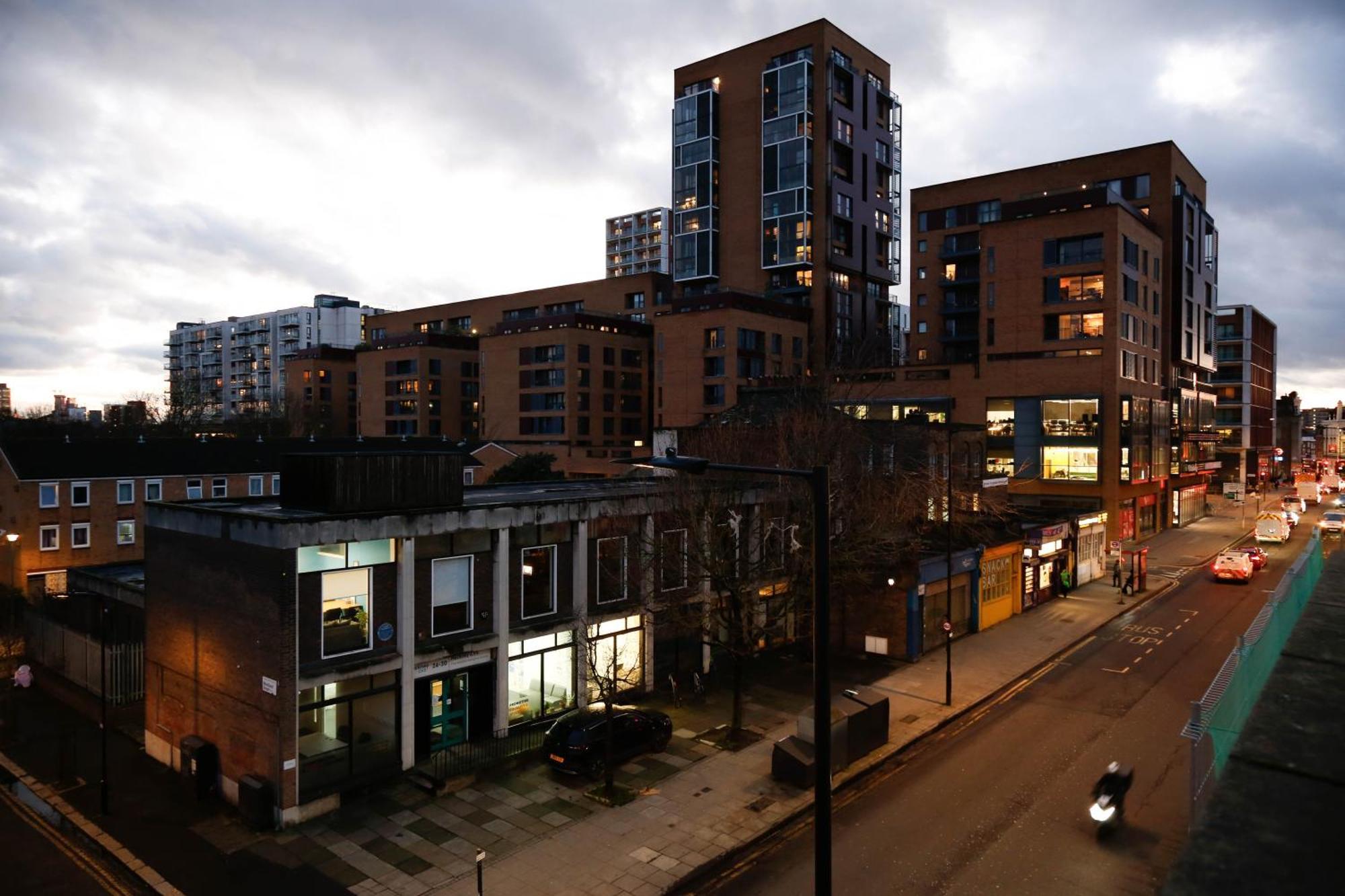 Apartment New Luxury In Location Next To Shops, Cafes, Bars & Metro London
