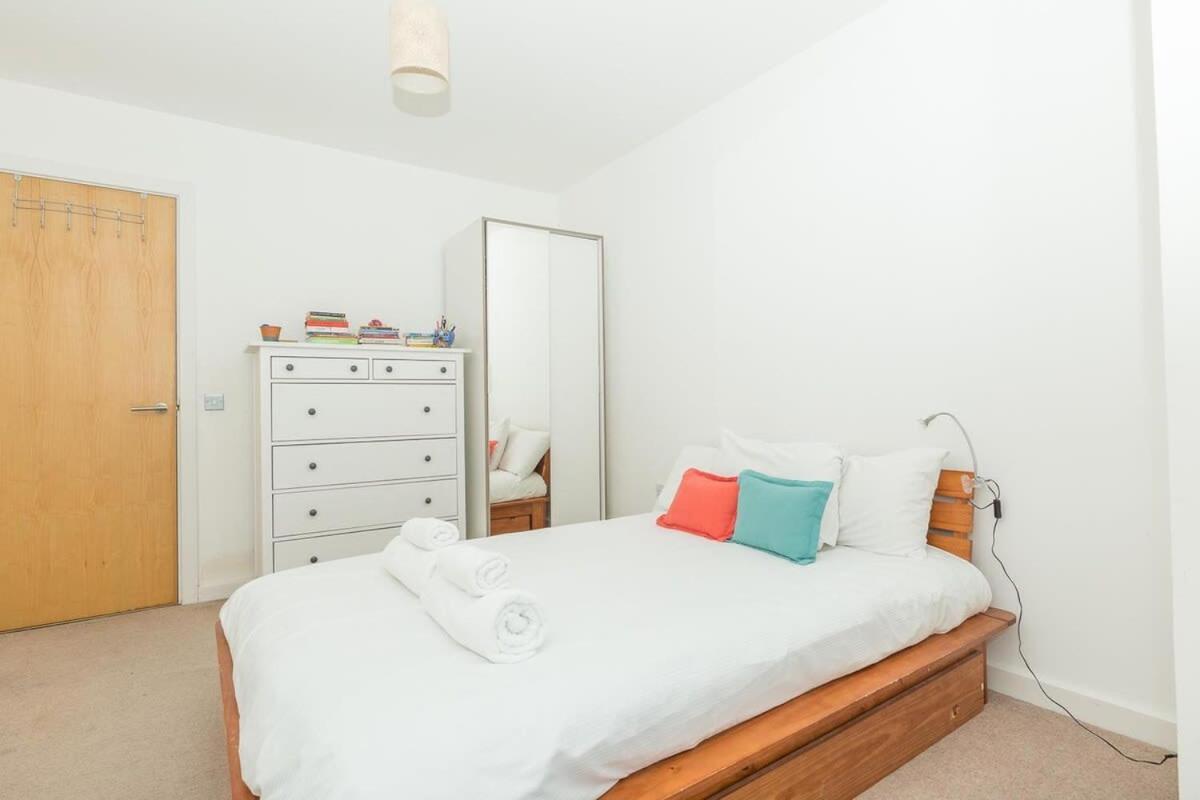2 Bedroom East With Lovely Views *