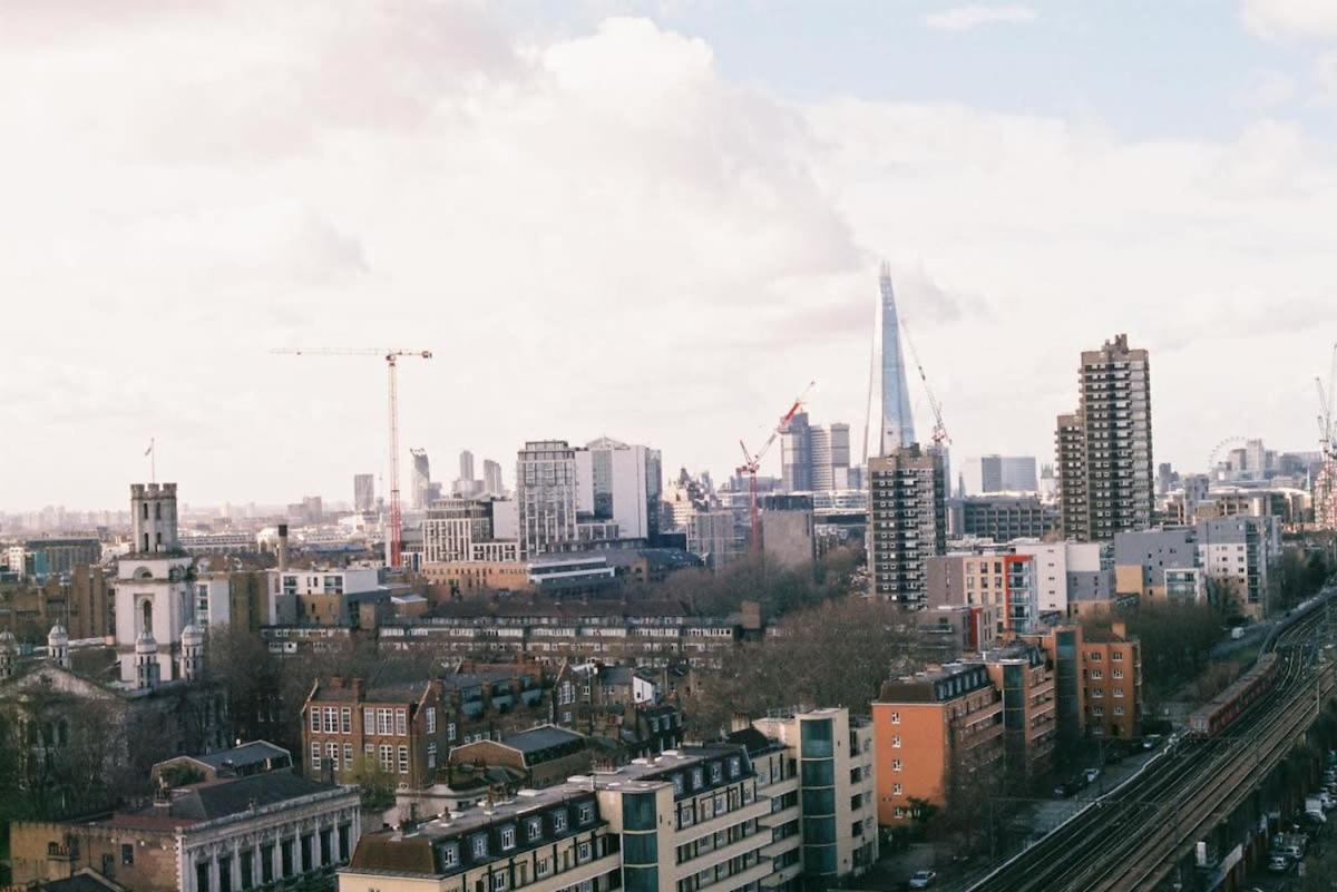 Apartment 2 Bedroom East With Lovely Views *