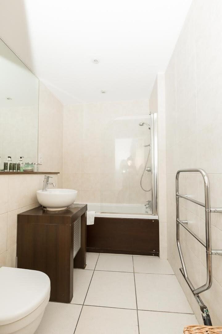 Apartment 2 Bedroom East With Lovely Views *