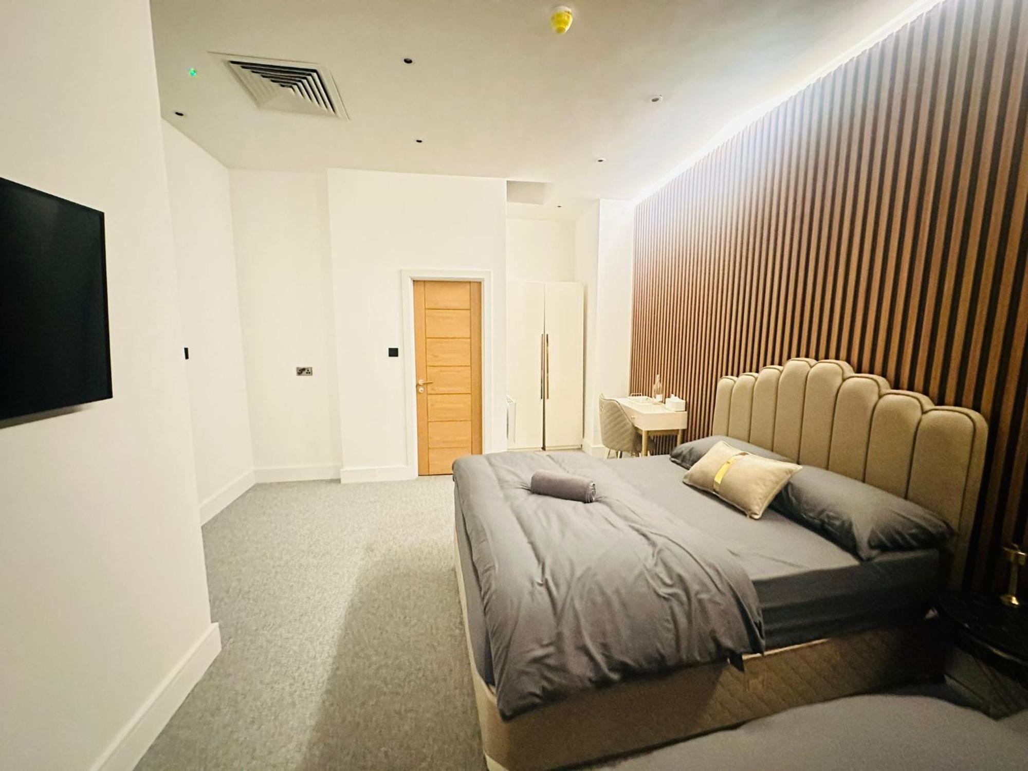 Hotel 64 London