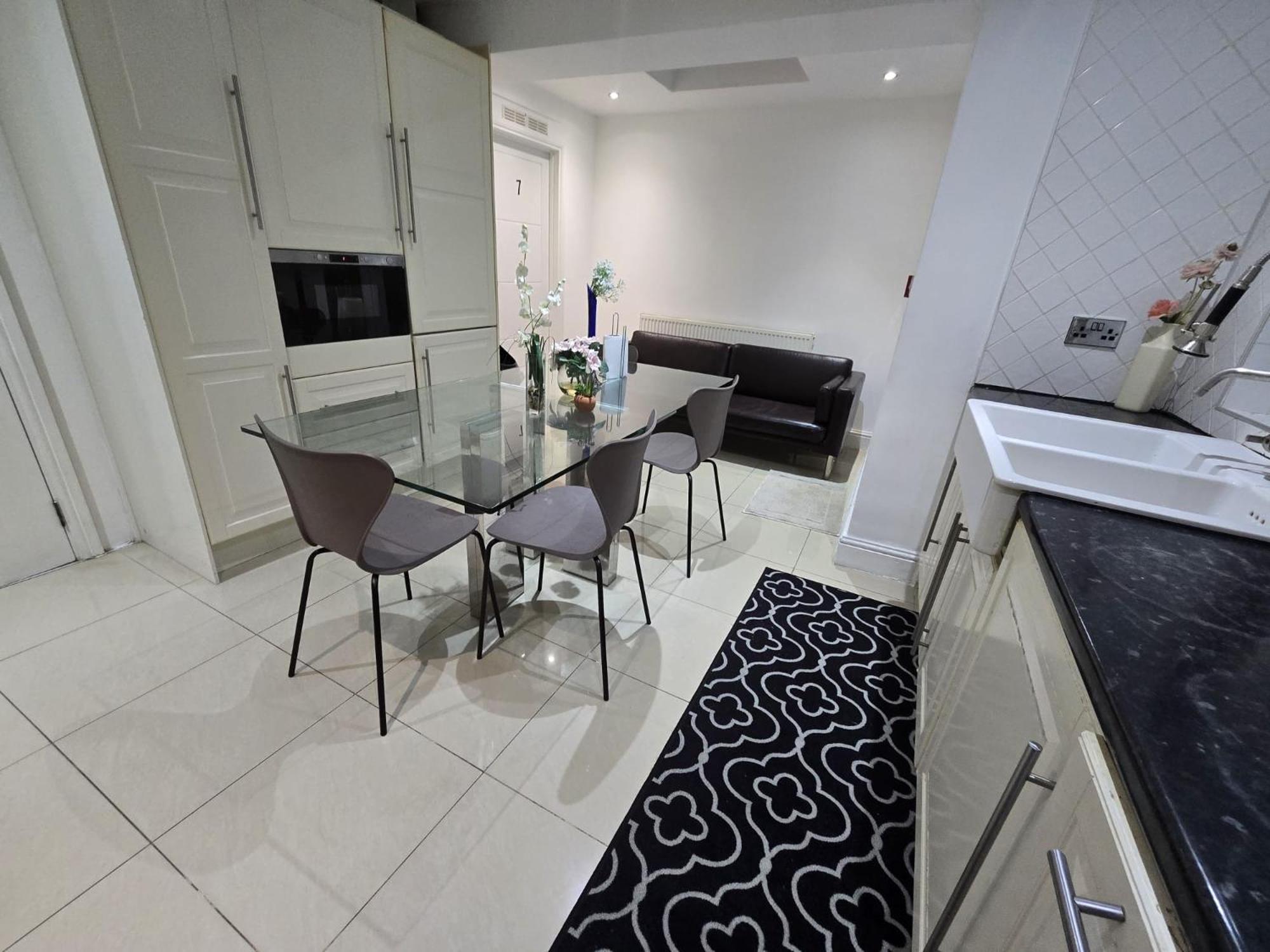 Homestay The Riverside Haven London