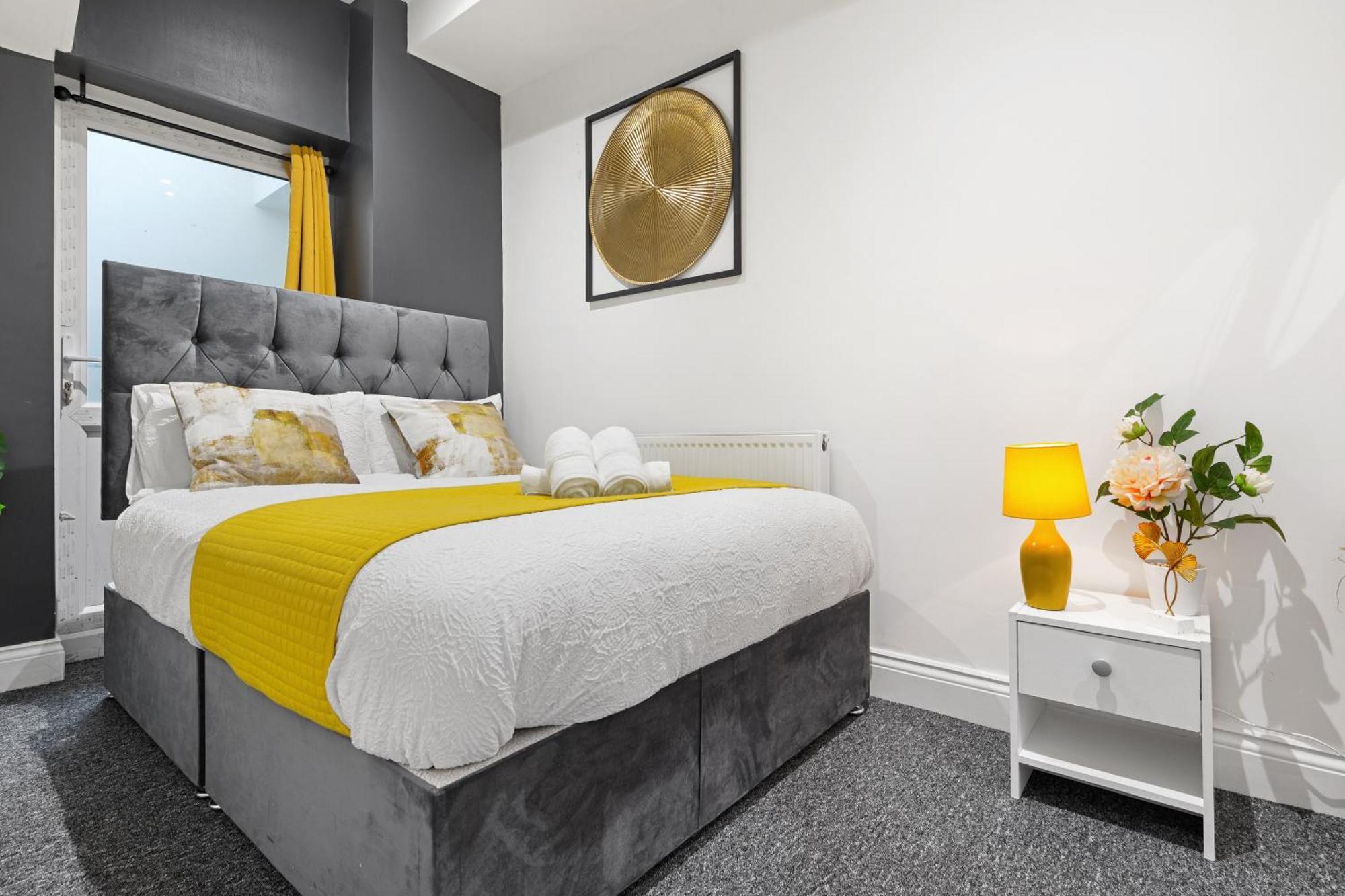 Apartment Serene 2-bed Escape With Garden & Parking- Vibes, Suburban Calm-book Instantly & Save On Long Stays! *