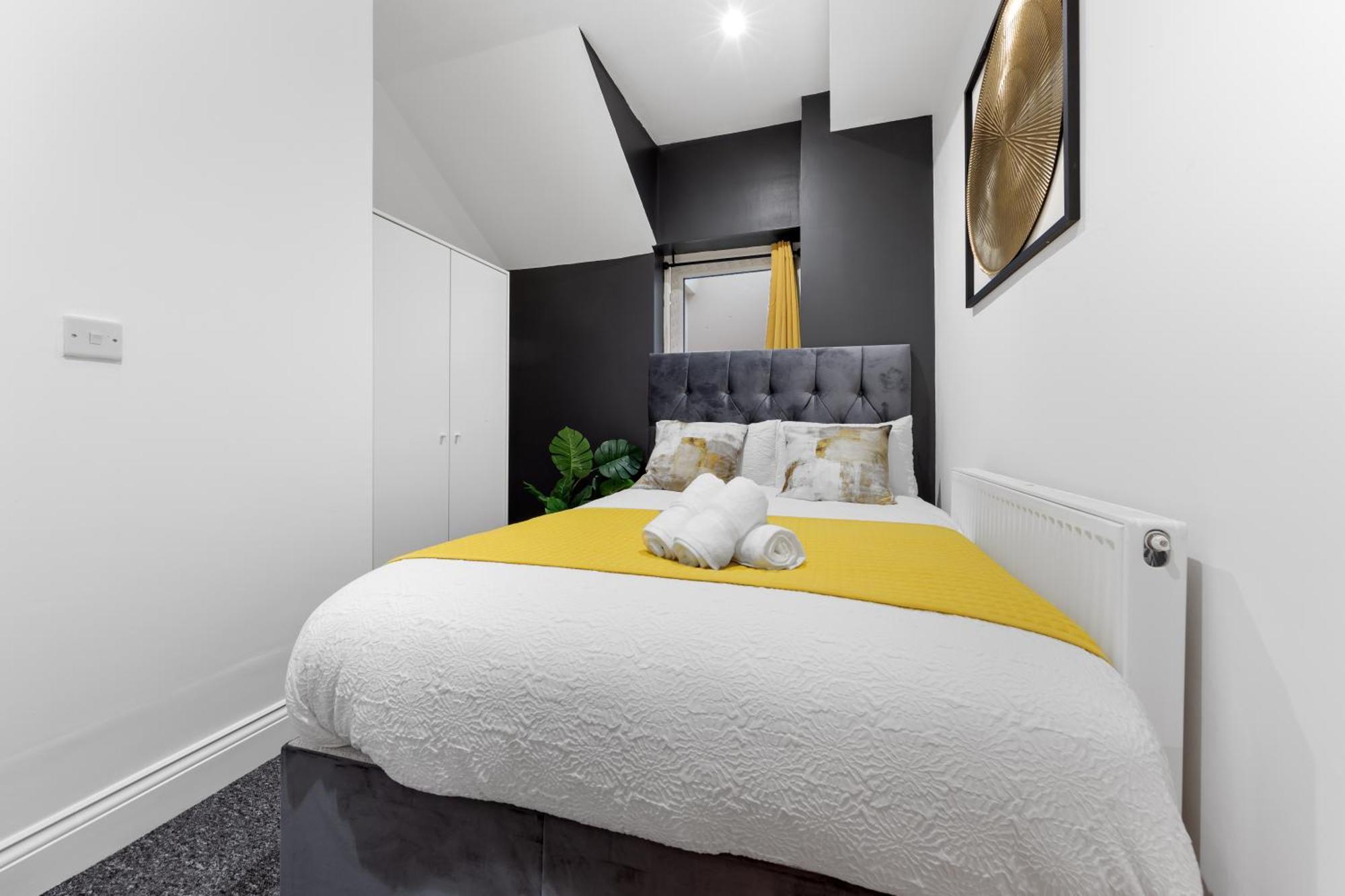 Serene 2-bed Escape With Garden & Parking- Vibes, Suburban Calm-book Instantly & Save On Long Stays! London