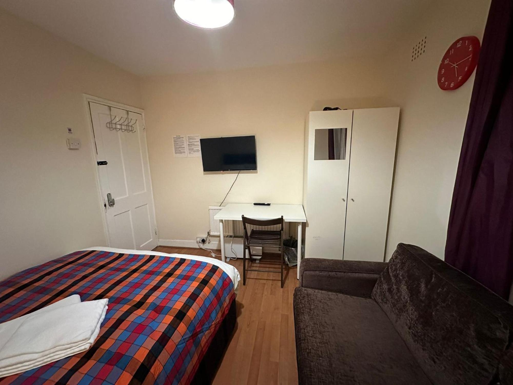 Beautiful Private Double In A Shared 3-bedroom Minutes Walk From Bethnal * Londres