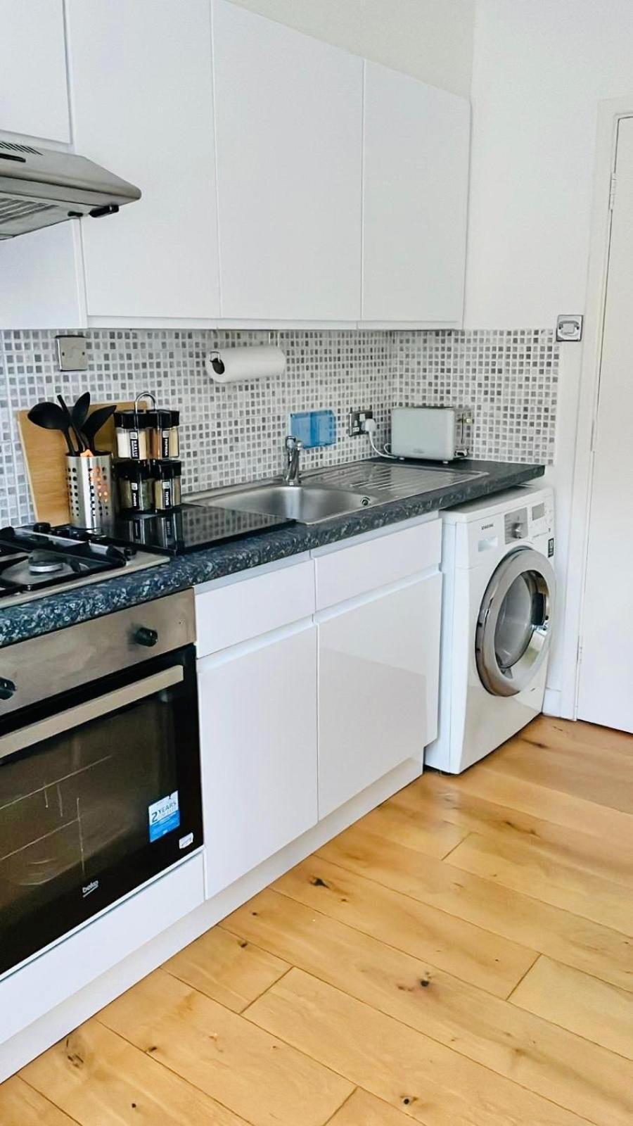 Apartment Modern Flat In The Heart Of Canary Wharf
