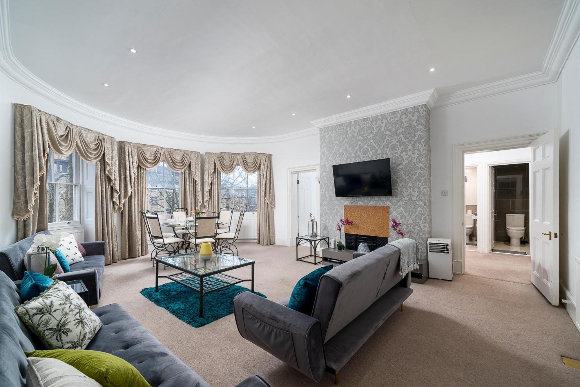 Apartment Canary Wharf - Spacious Near Excel Exhibition Centre, O2 Arena, Airport, Free Parking & Wifi London