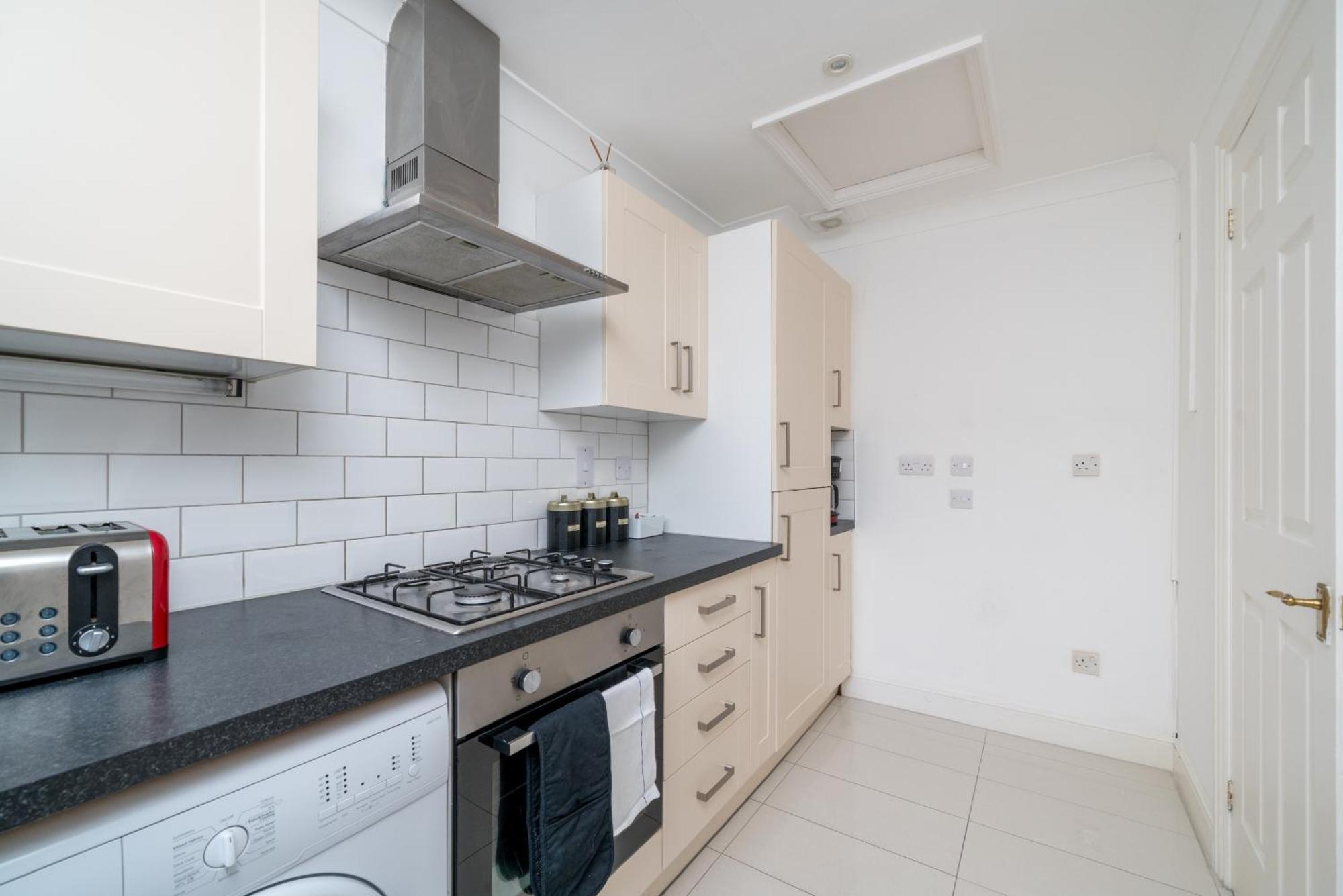 Canary Wharf - Spacious Near Excel Exhibition Centre, O2 Arena, Airport, Free Parking & Wifi London