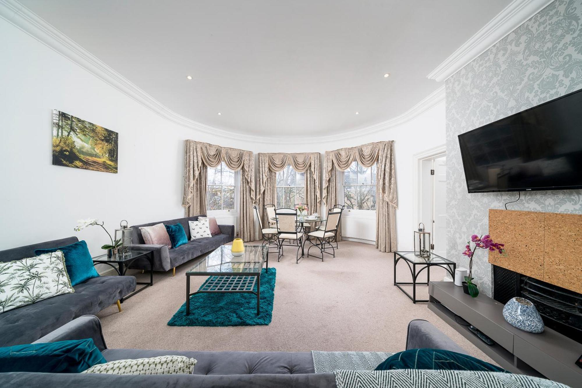 Apartment Canary Wharf - Spacious Near Excel Exhibition Centre, O2 Arena, Airport, Free Parking & Wifi