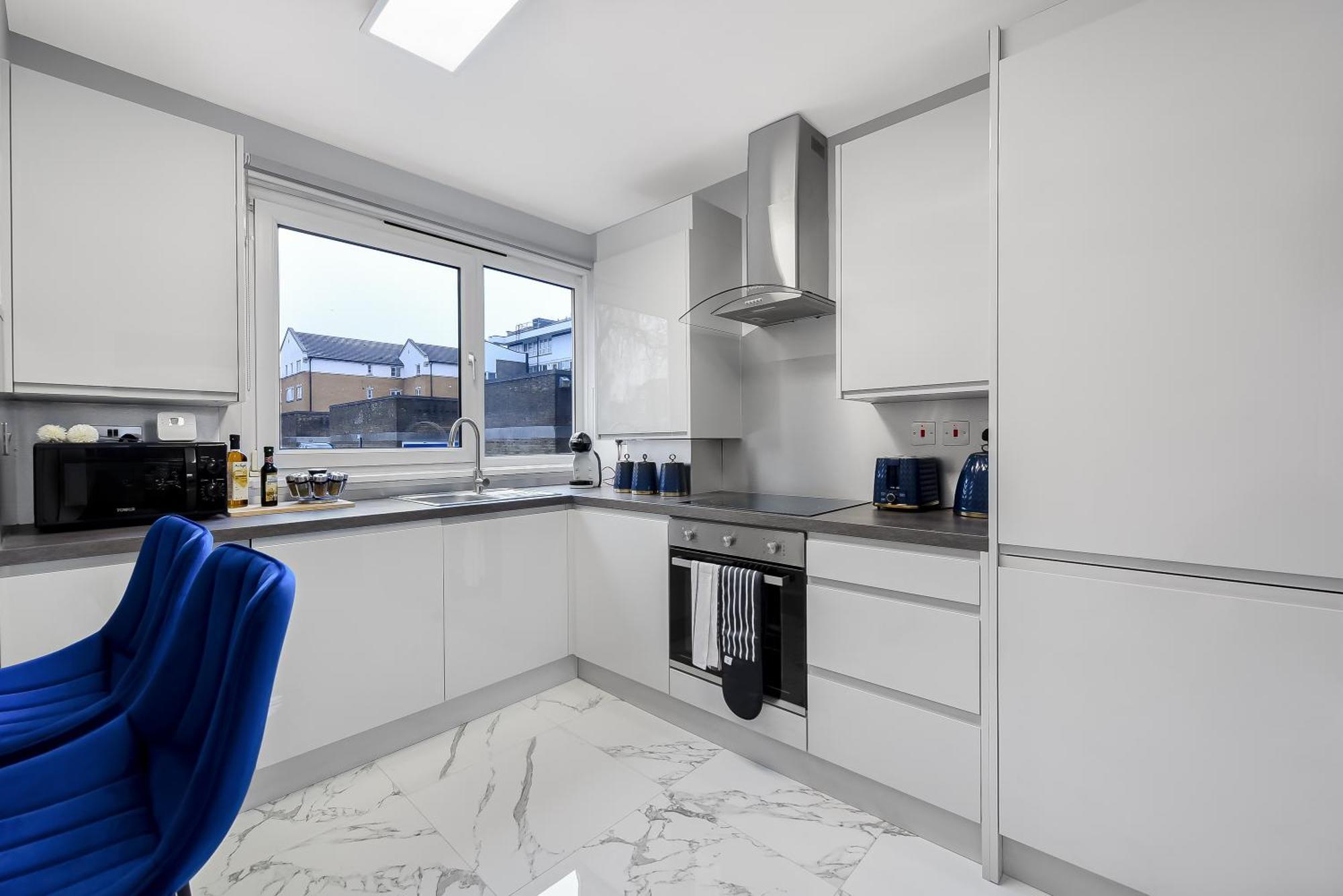 Apartment Lovely 4 Bedroom With Outdoor Space
